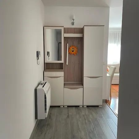 Sunshine Apartment *